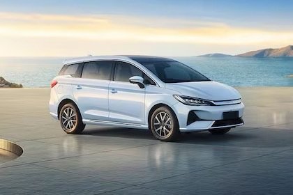 BYD eMAX electric MPV