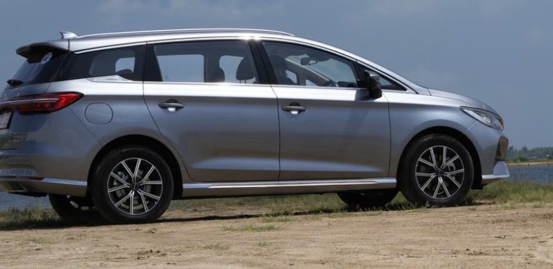 2025 BYD eMAX 7 Superior 7-Seater